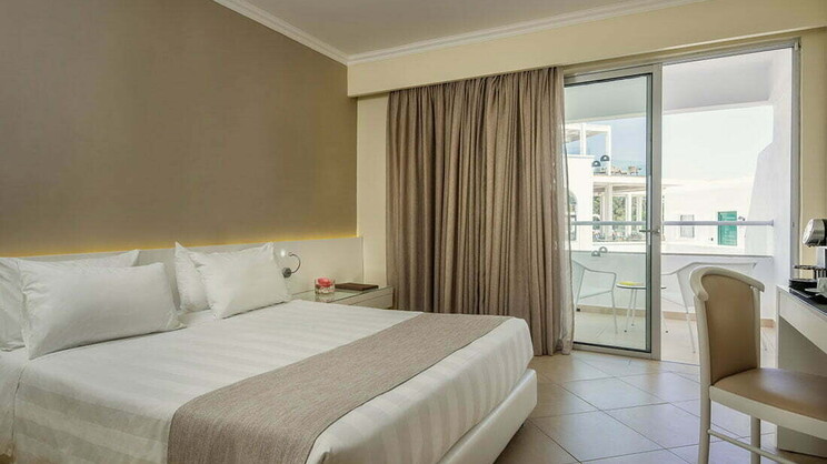 Deluxe Double Room Garden View